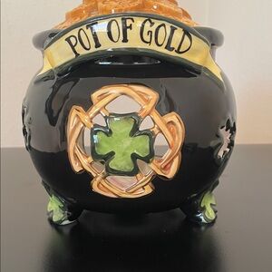 ❤️SOLD❤️New Tea Light Black and Gold Pot of Gold Candle Holder